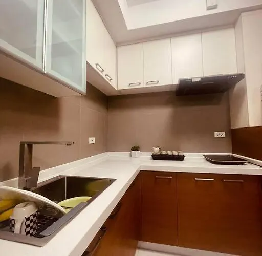 2br-t31807 Sunshine100 Pool Billiard 70 Inches Tv Karaoke Apartment