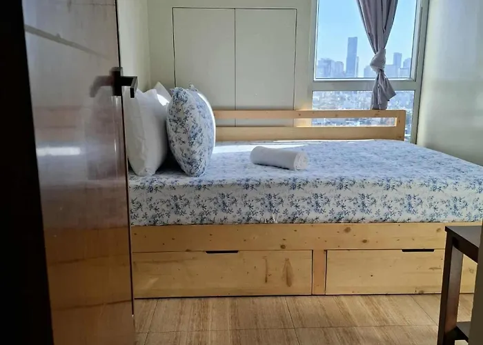 2br-t31807 Sunshine100 Pool Billiard 70 Inches Tv Karaoke Apartment Manila