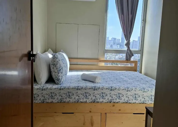 2br-t31807 Sunshine100 Pool Billiard 70 Inches Tv Karaoke Apartment Manila